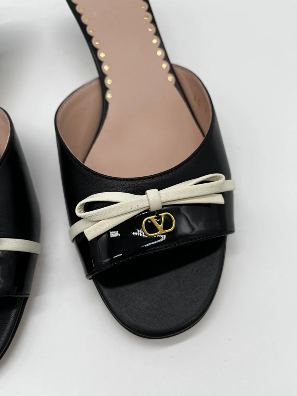Valentino Garavani Bepointy Slide Sandals Bow Detail Kitten Heel Black - Size 9